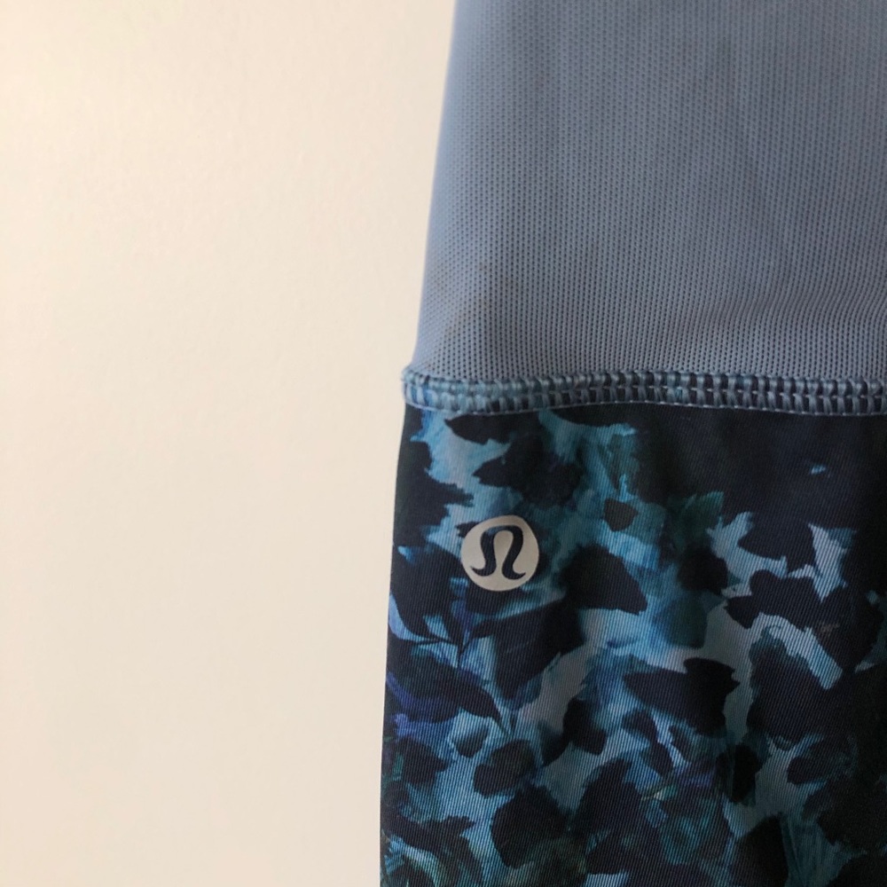 Lululemon Running In The City Blue Mesh Panels 7/8 Workout Leggings - Picture 5 of 12